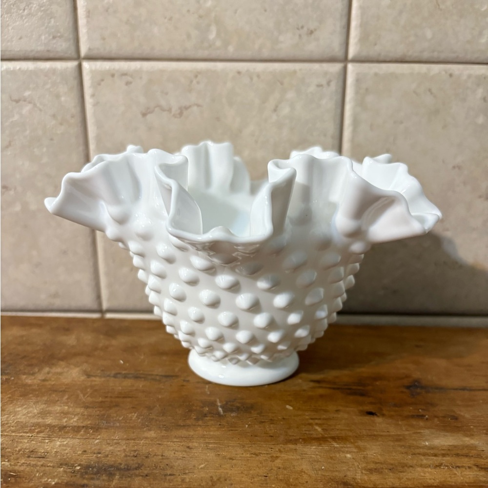 Vintage FENTON White Hobnail Fluted Ruffled Edge Bowl Dish Vase